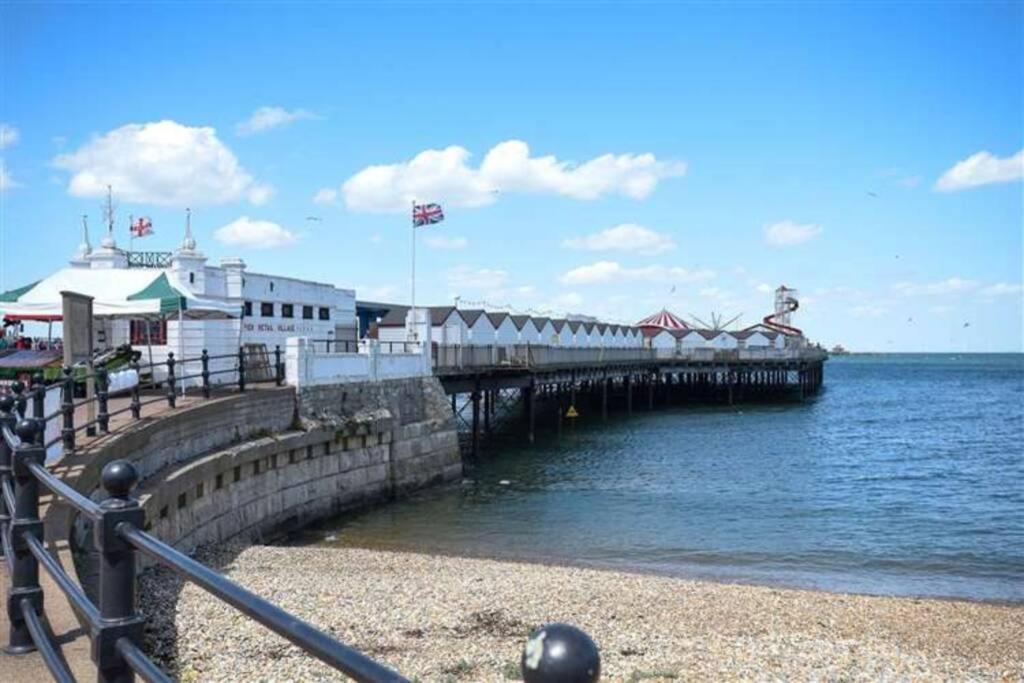 Florence House: Georgian Splendor by Herne Bay Beach Exterior photo